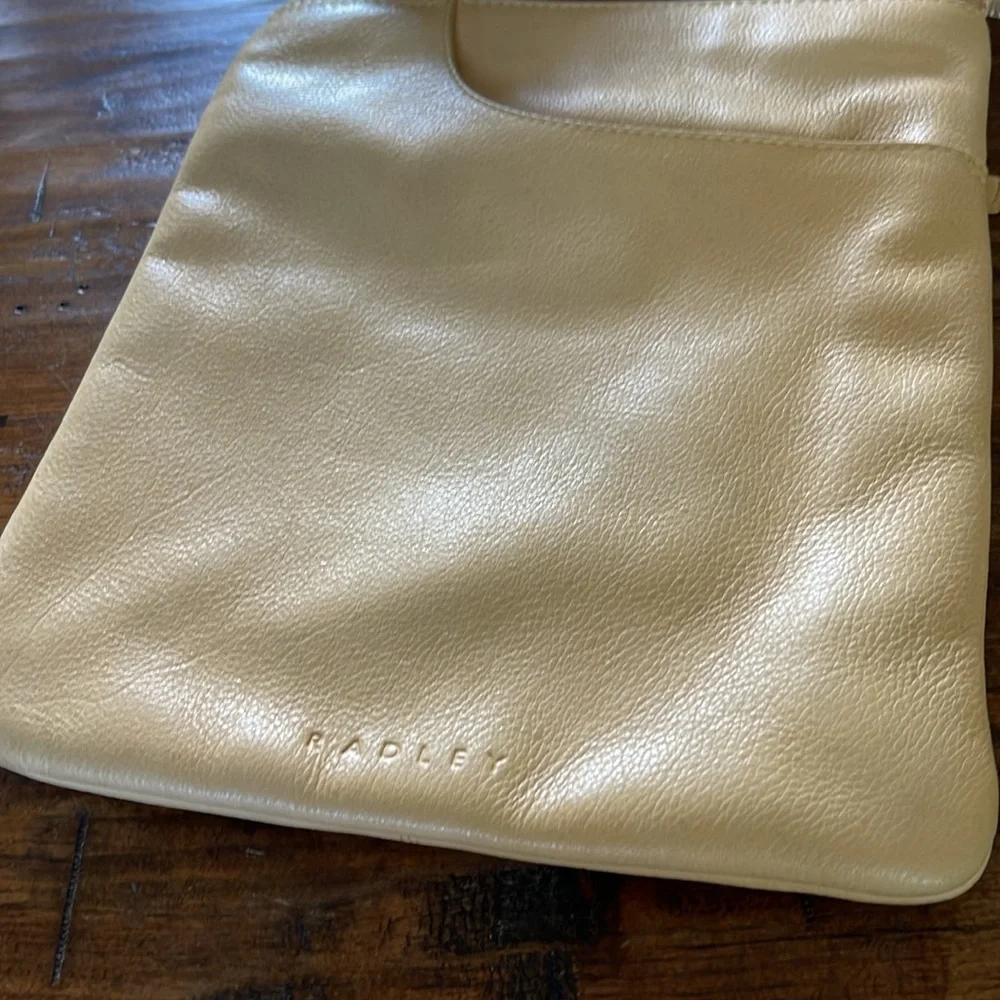 Radley Leather Pocket Crossbody Adjustable Strap - Picture 2 of 11